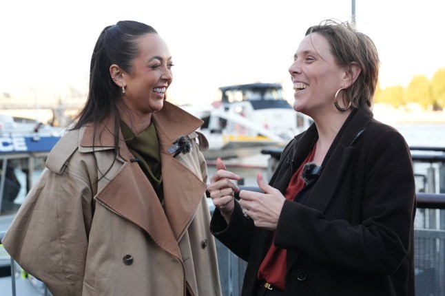 EMBARGOED TO 0001 FRIDAY SEPTEMBER 26 Sharon Gaffka (left) speaks to Home Office Minister Jess Phillips after a briefing by the Metropolitan Police on a new spiking crackdown to coincide with freshers week, at New Scotland Yard in central London. Picture date: Thursday September 25, 2025. PA Photo. Photo credit should read: Jonathan Brady/PA Wire