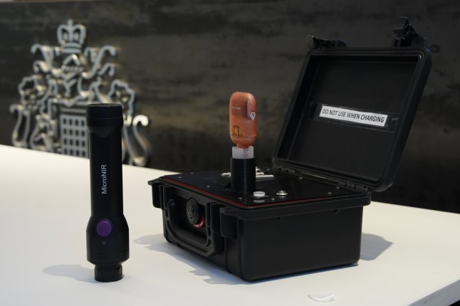 EMBARGOED TO 0001 FRIDAY SEPTEMBER 26 A near infra-red detector (left) that can test a range of powders and tablets suspected of containing controlled drugs, and a new vape spiking detector (right) during a briefing by the Metropolitan Police on a new spiking crackdown to coincide with freshers week, at New Scotland Yard in central London. Picture date: Thursday September 25, 2025. PA Photo. Photo credit should read: Jonathan Brady/PA Wire